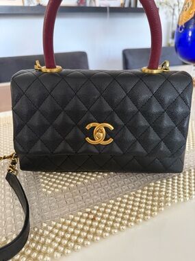 Quilted Top-Handle Shoulder Bag in Black with Burgundy Handle